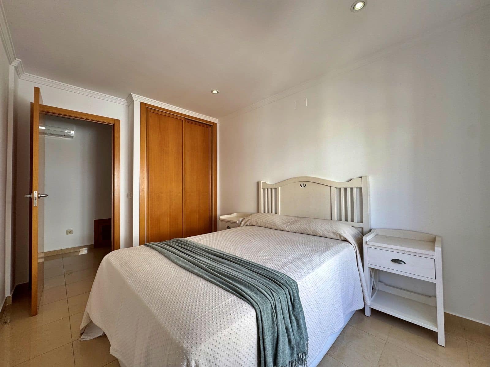 3 bedroom Apartment for rent in Javea / Xabia with garage - € 1,700 (Ref: 9713679)