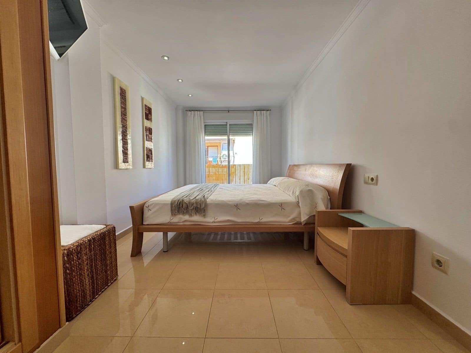 3 bedroom Apartment for rent in Javea / Xabia with garage - € 1,700 (Ref: 9713679)