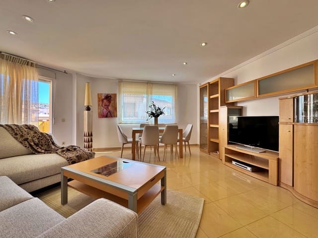 3 bedroom Apartment for rent in Centro ciudad, Javea / Xàbia with garage - € 1,700 (Ref: 9713679)