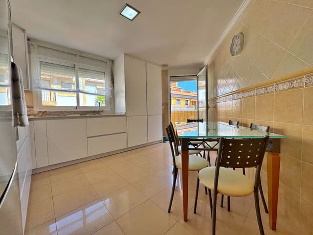 3 bedroom Apartment for rent in Centro ciudad, Javea / Xàbia with garage - € 1,700 (Ref: 9713679)