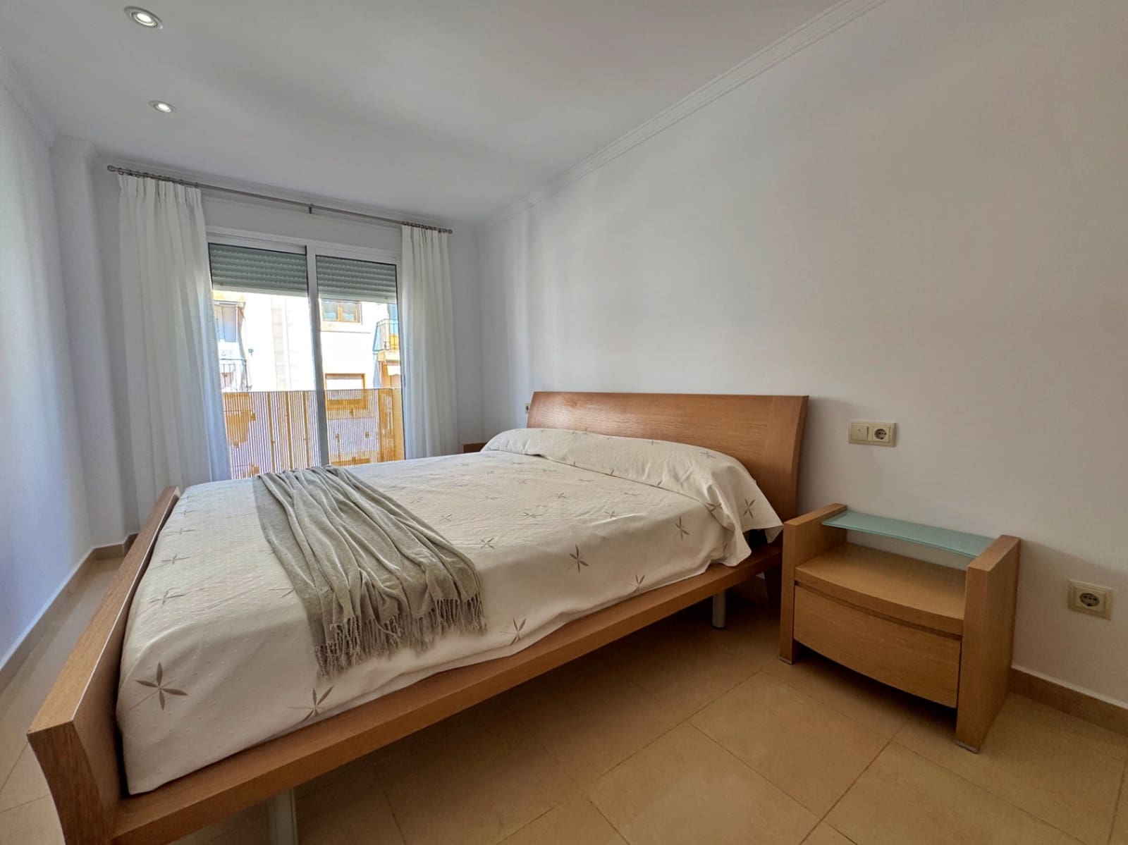 3 bedroom Apartment for rent in Javea / Xabia with garage - € 1,700 (Ref: 9713679)