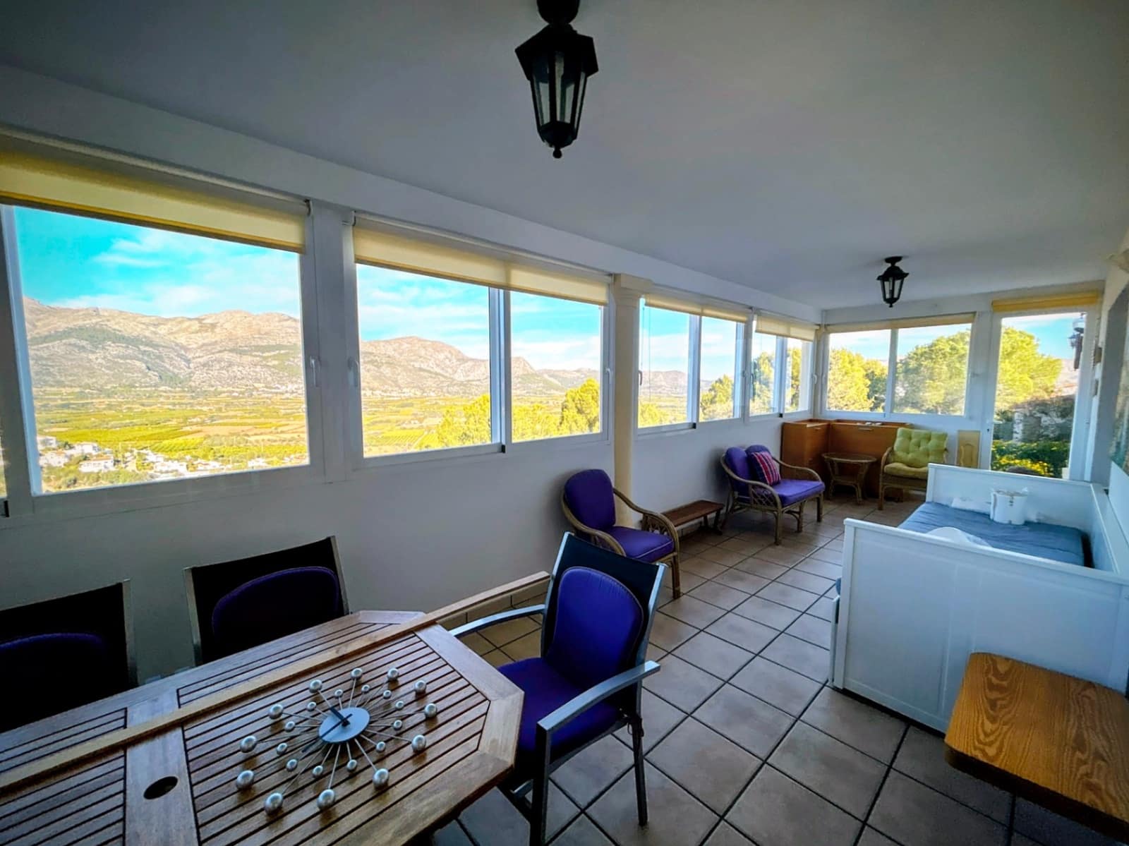 4 sypialnia Willa na sprzedaż w Orba z basenem garażem - 479 000 € (Ref: 9724908)