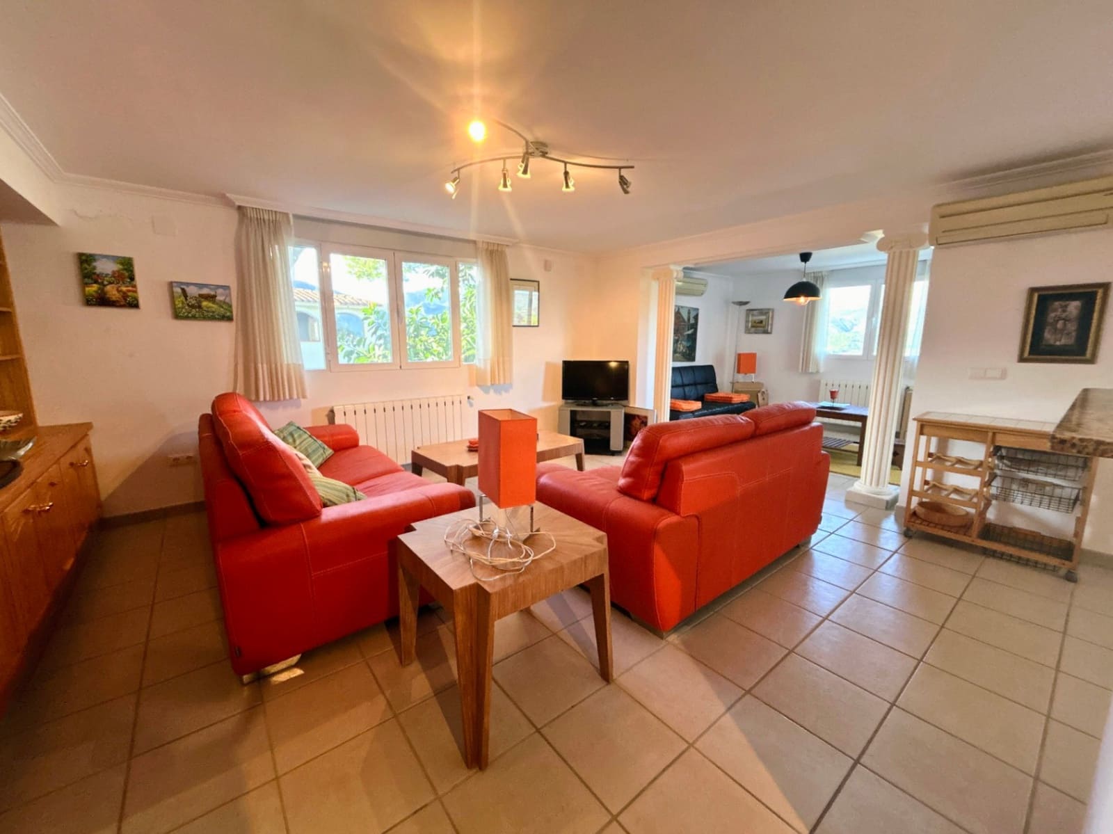 4 sypialnia Willa na sprzedaż w Orba z basenem garażem - 479 000 € (Ref: 9724908)