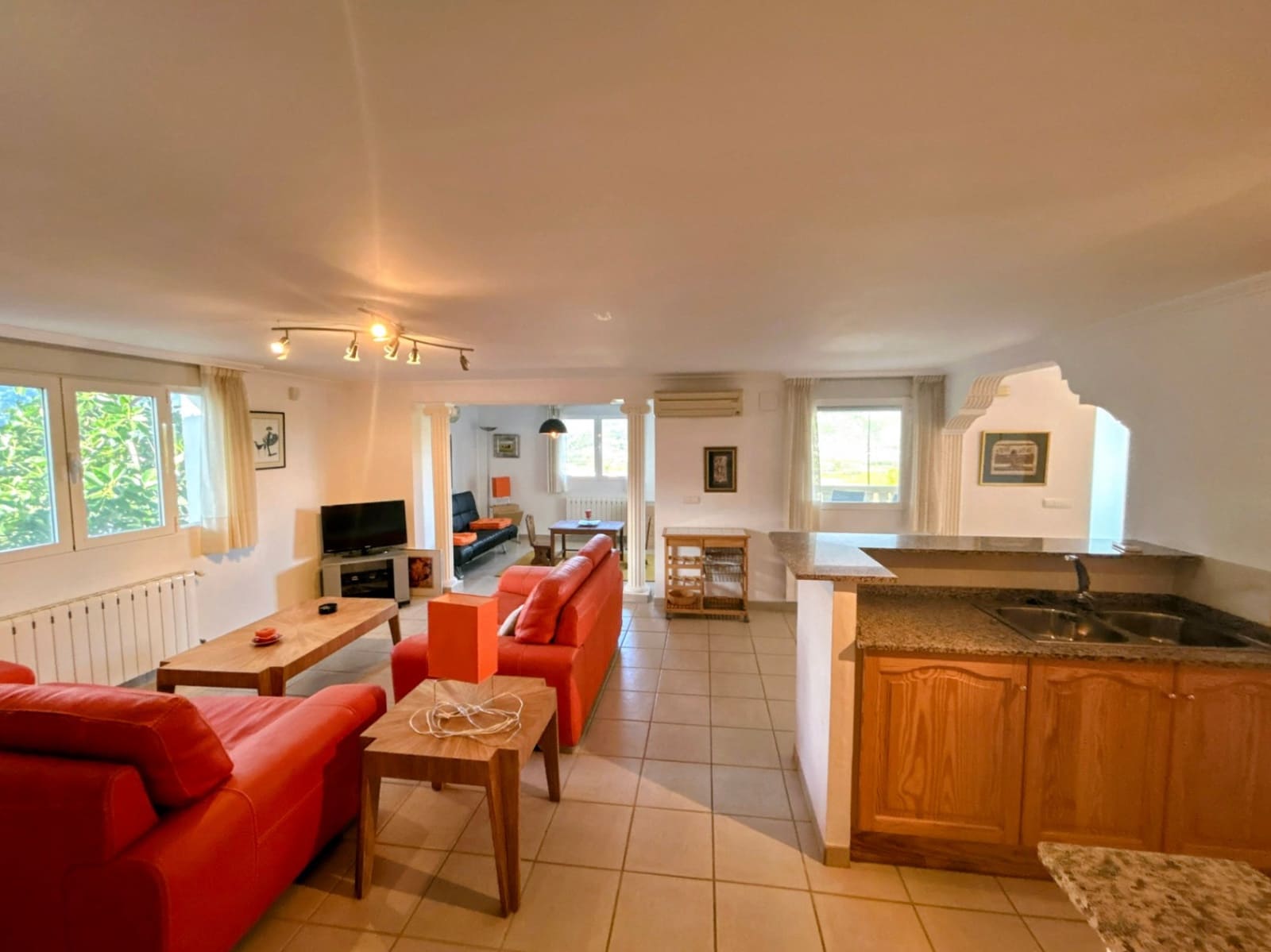 4 sypialnia Willa na sprzedaż w Orba z basenem garażem - 479 000 € (Ref: 9724908)