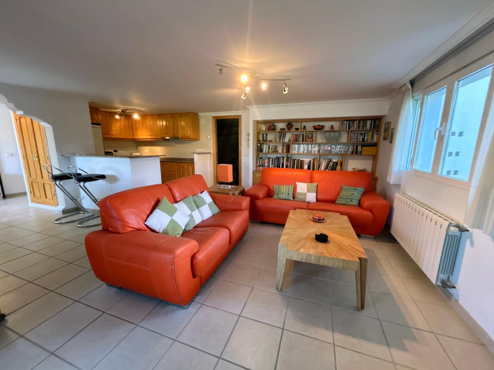 4 sypialnia Willa na sprzedaż w Orba z basenem garażem - 479 000 € (Ref: 9724908)