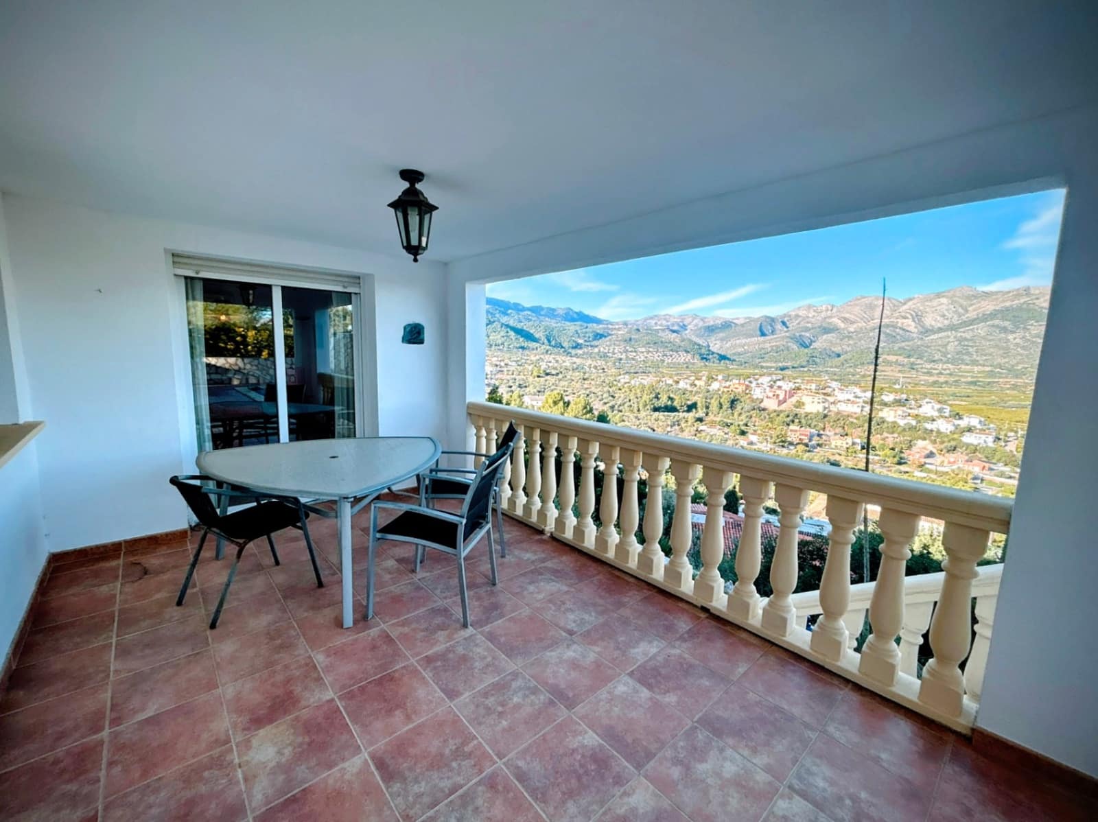 4 sypialnia Willa na sprzedaż w Orba z basenem garażem - 479 000 € (Ref: 9724908)