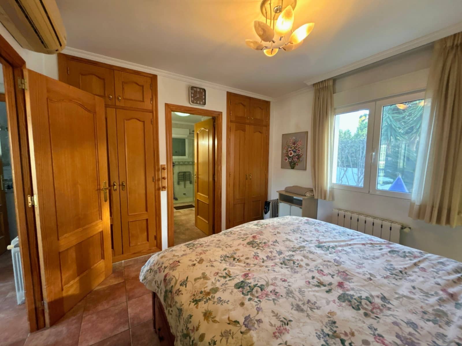 4 sypialnia Willa na sprzedaż w Orba z basenem garażem - 479 000 € (Ref: 9724908)