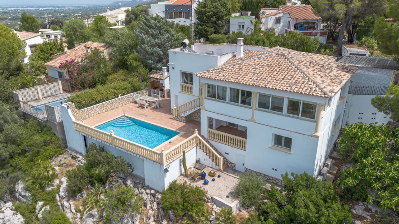 4 sypialnia Willa na sprzedaż w Orba z basenem garażem - 449 000 € (Ref: 9724908)