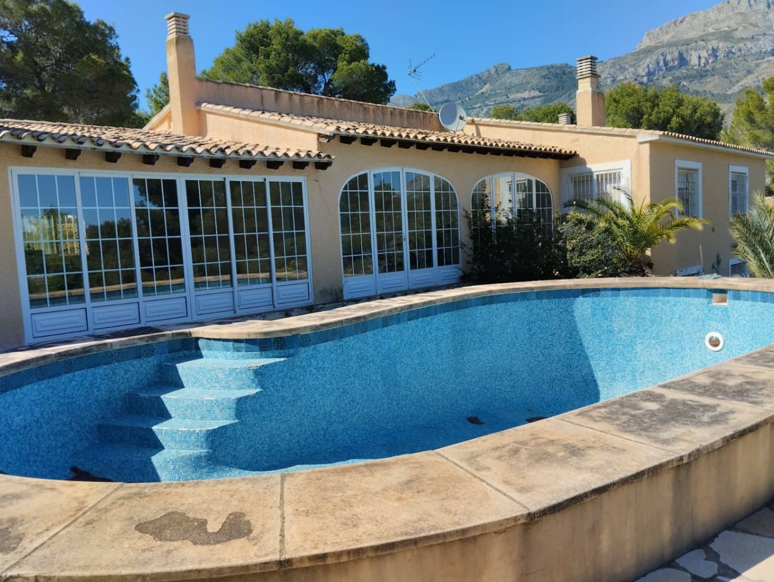 4 bedroom Villa for sale in Altea la Vella with pool garage - € 1,800,000 (Ref: 9733870)