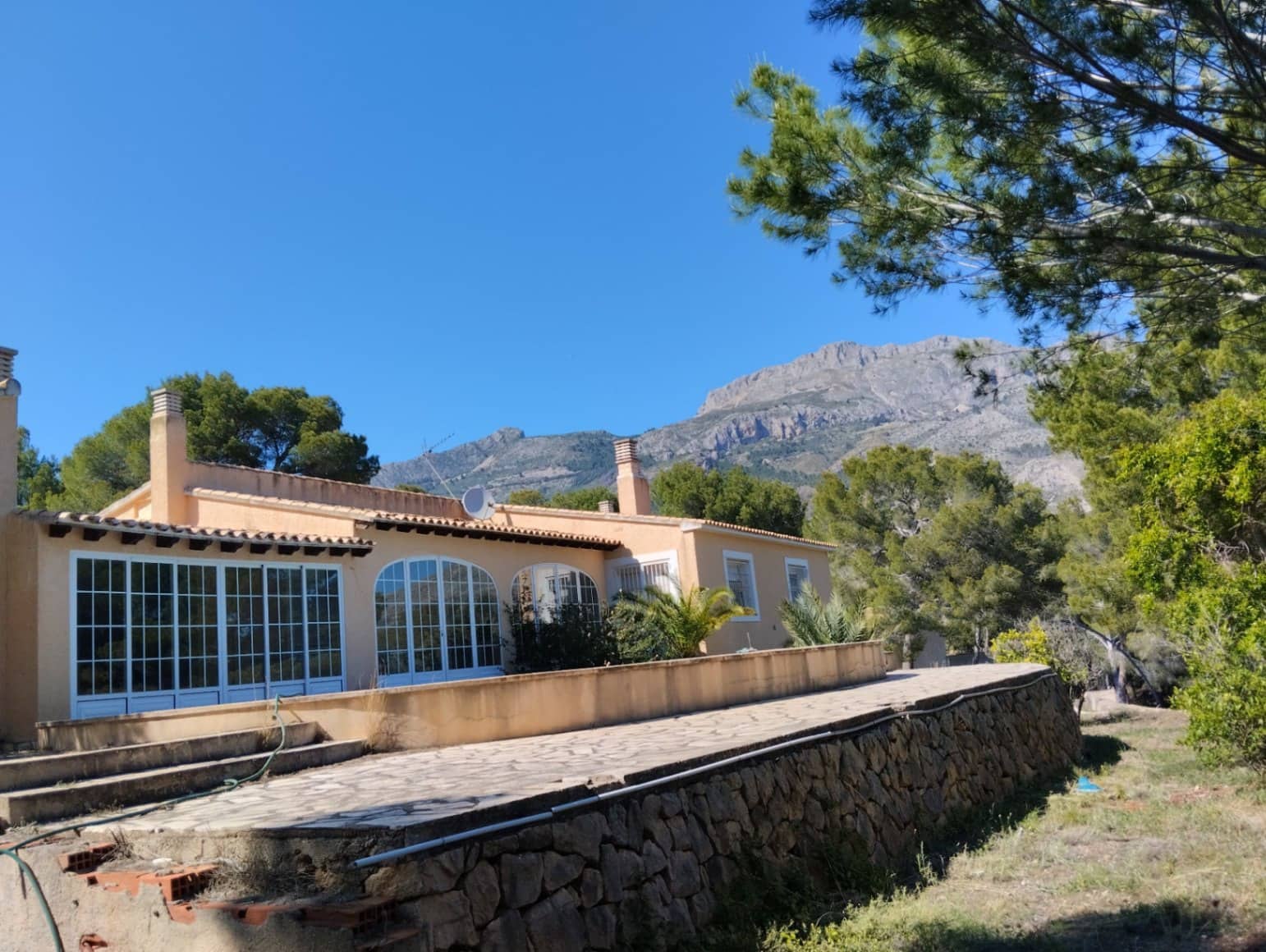 4 bedroom Villa for sale in Altea la Vella with pool garage - € 1,800,000 (Ref: 9733870)