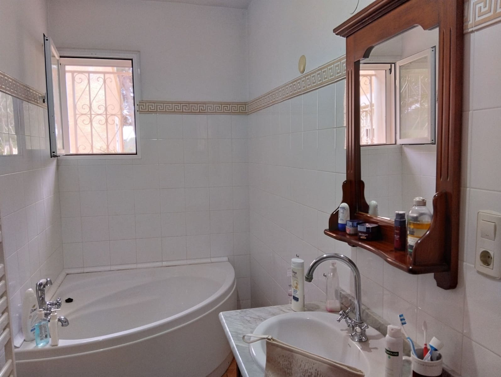 4 bedroom Villa for sale in Altea la Vella with pool garage - € 1,800,000 (Ref: 9733870)