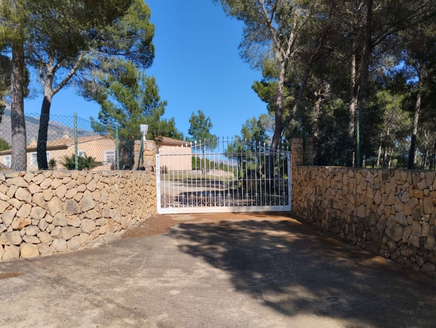 4 bedroom Villa for sale in Altea la Vella with pool garage - € 1,800,000 (Ref: 9733870)