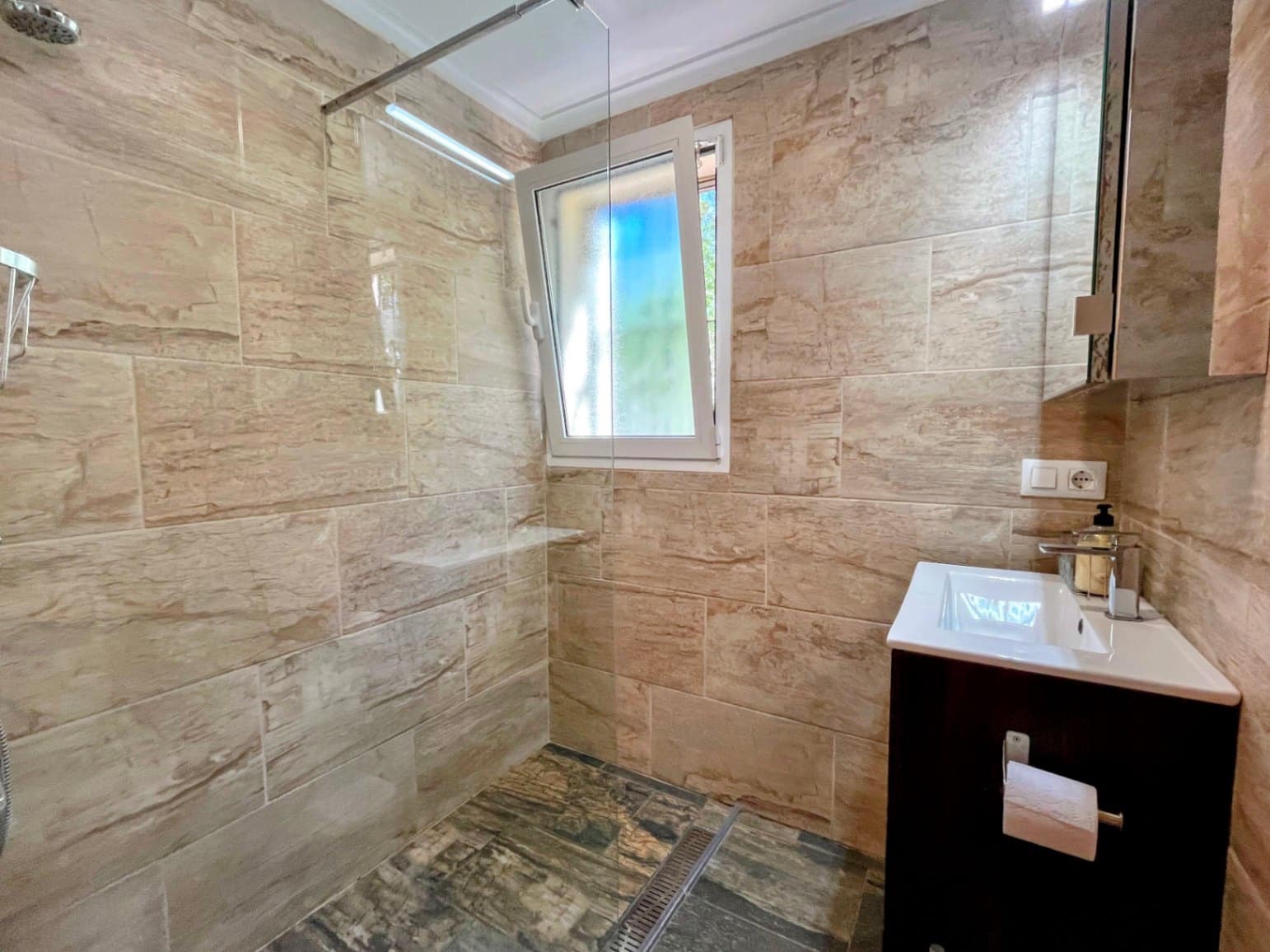 Pareado de 3 habitaciones en Alcalalí / Alcanalí en alquiler con piscina garaje - 950 € (Ref: 9737257)