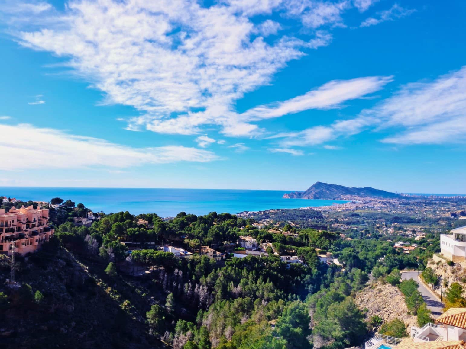 3 bedroom Villa for sale in Altea with pool garage - € 1,295,000 (Ref: 9753734)