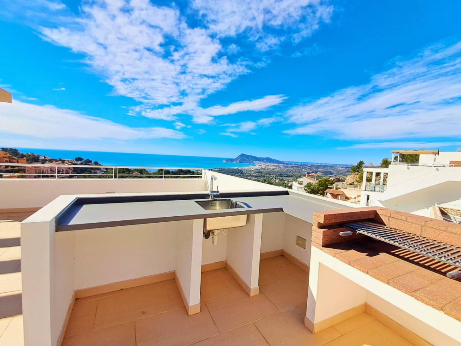 3 bedroom Villa for sale in Altea with pool garage - € 1,295,000 (Ref: 9753734)