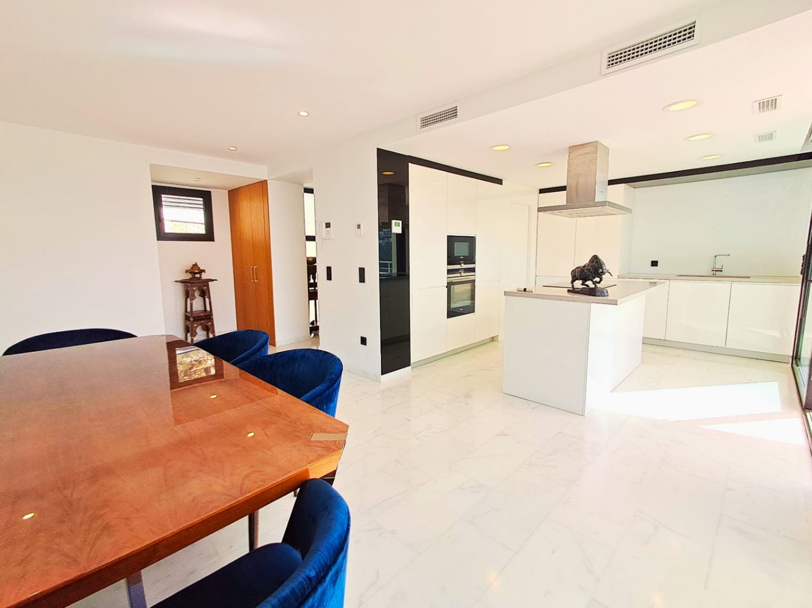 3 bedroom Villa for sale in Altea with pool garage - € 1,295,000 (Ref: 9753734)