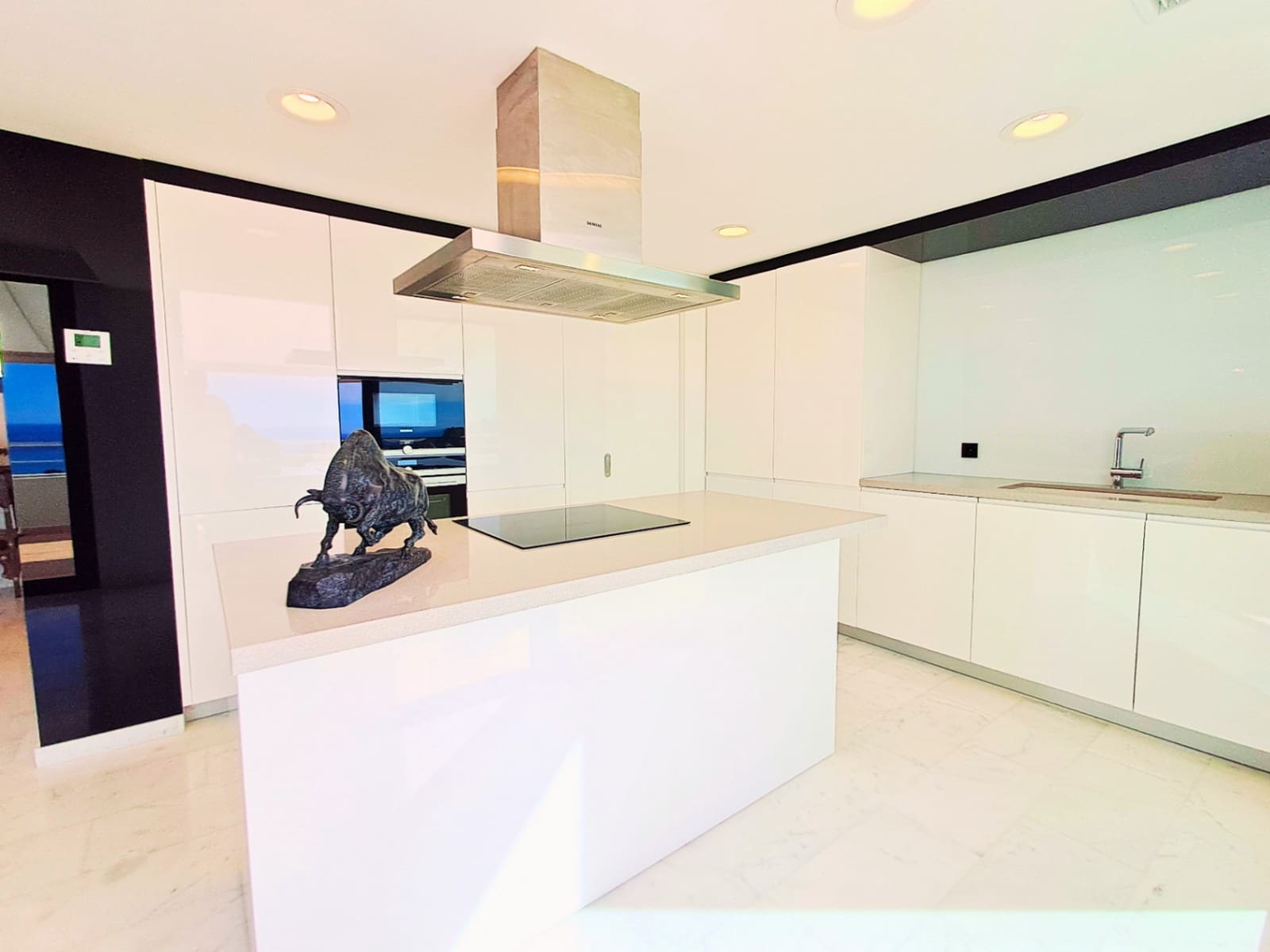 3 bedroom Villa for sale in Altea with pool garage - € 1,295,000 (Ref: 9753734)