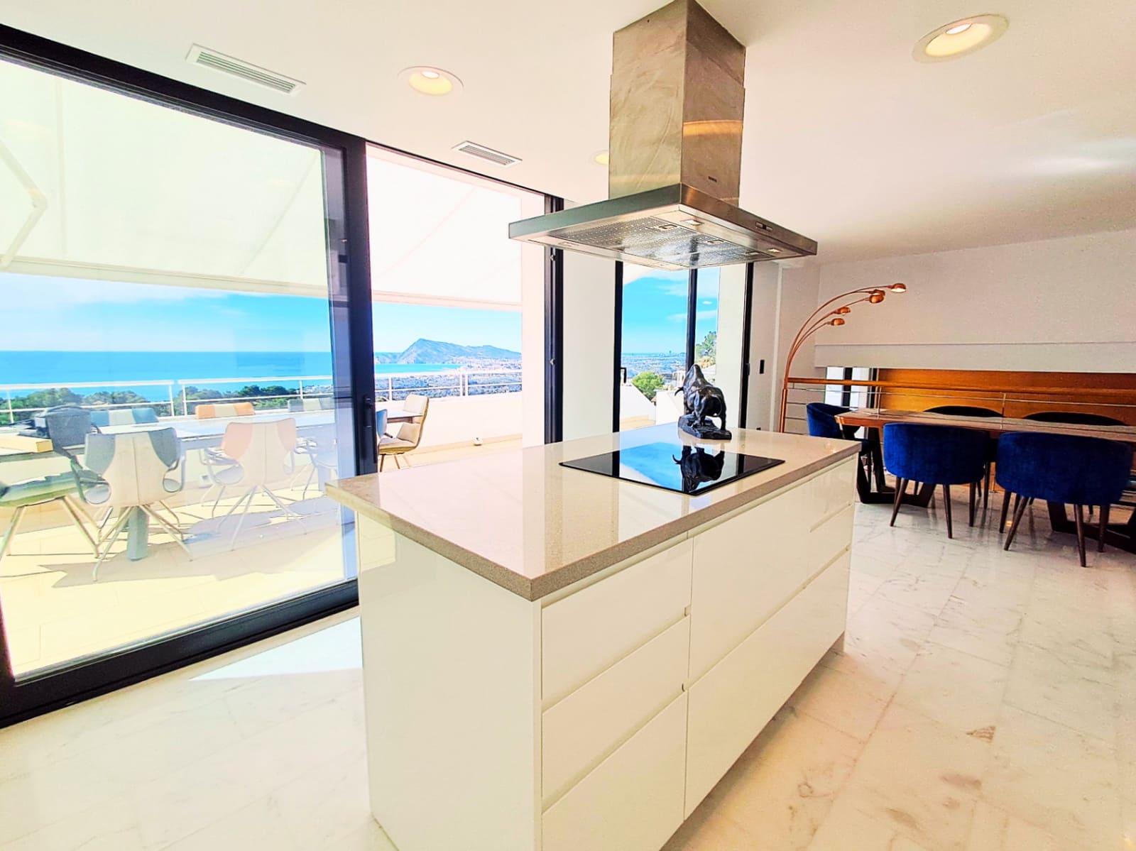 3 bedroom Villa for sale in Altea with pool garage - € 1,295,000 (Ref: 9753734)