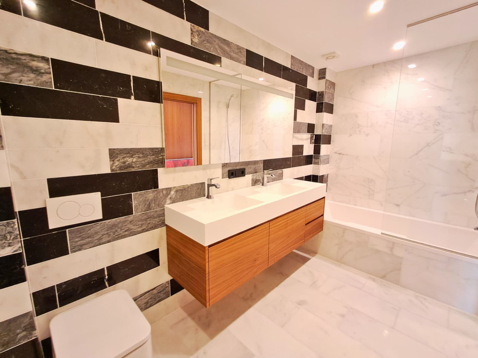 3 bedroom Villa for sale in Altea with pool garage - € 1,295,000 (Ref: 9753734)