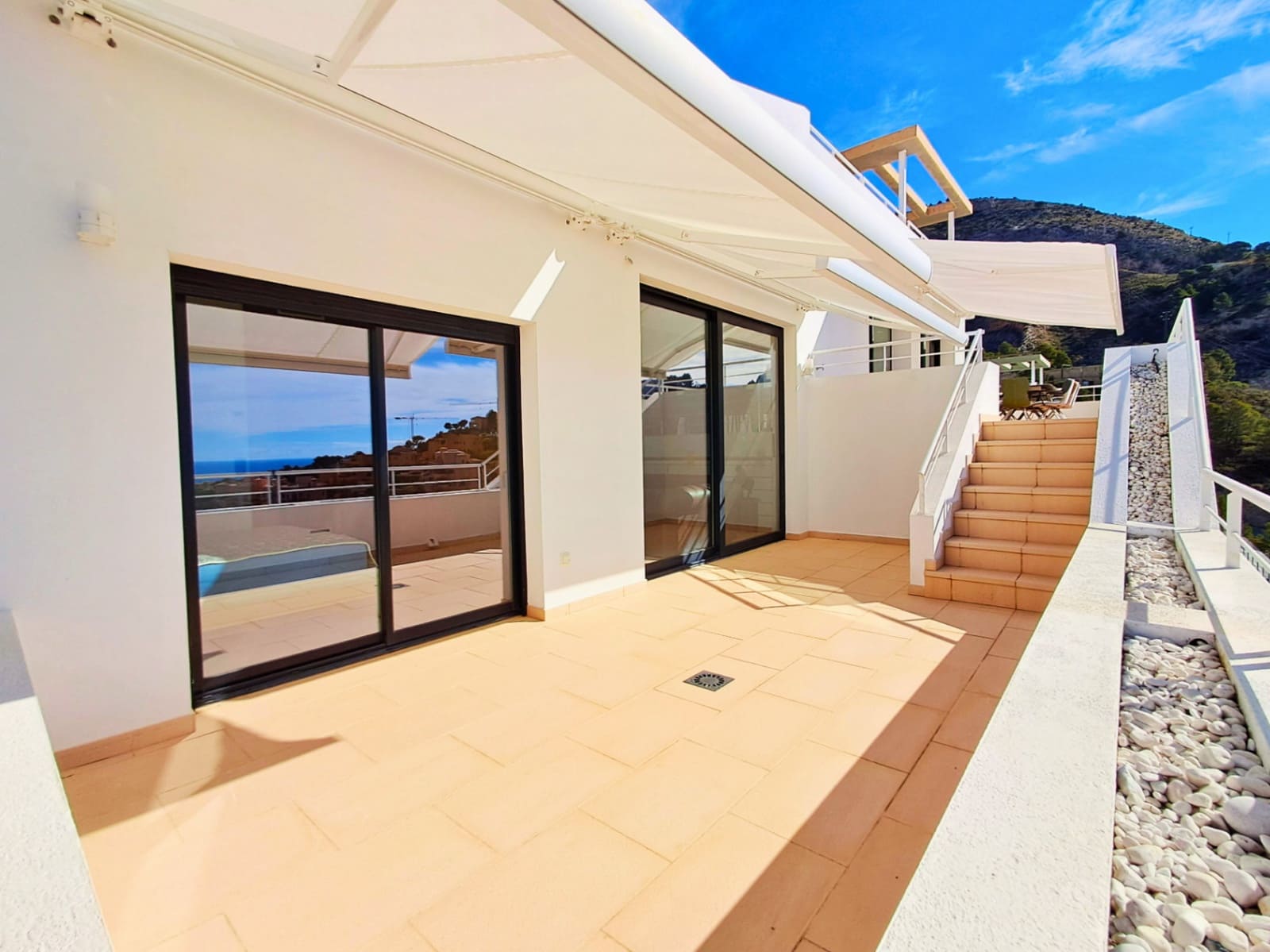 3 bedroom Villa for sale in Altea with pool garage - € 1,295,000 (Ref: 9753734)