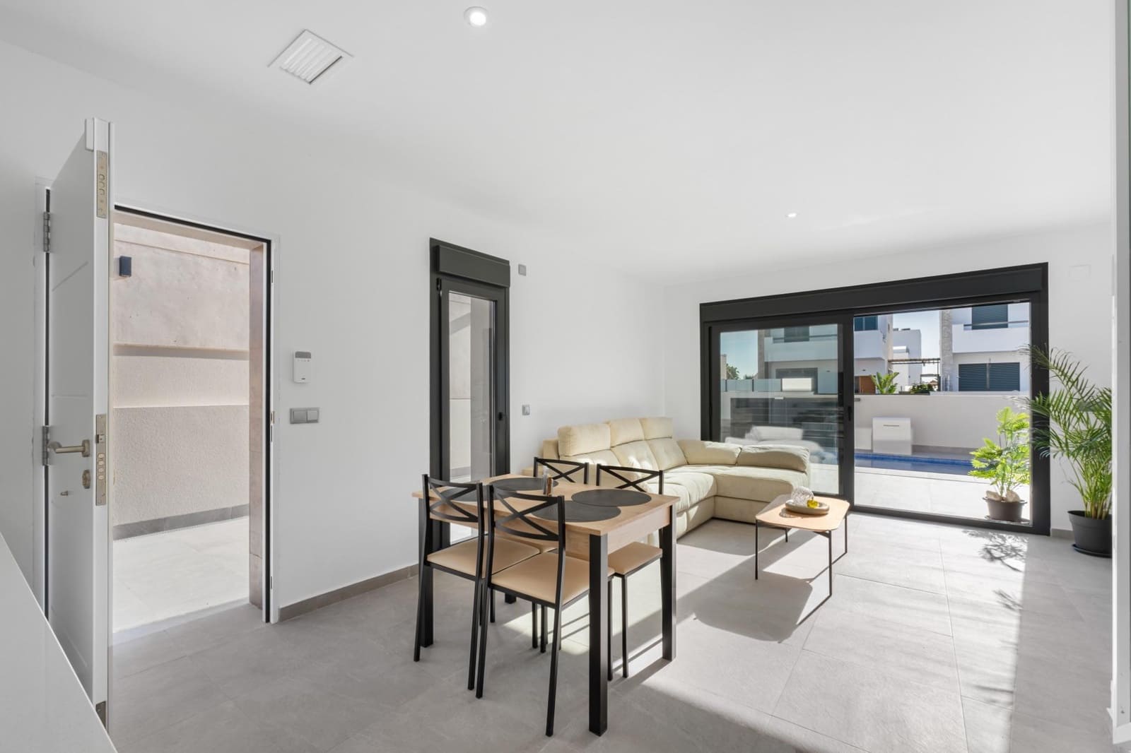 3 makuuhuone Huvila myytävänä paikassa Daya Nueva - 317 000 € (Ref: 9757985)