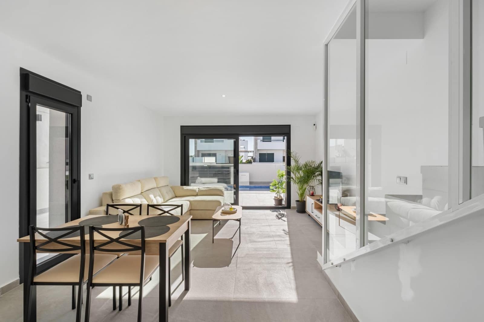 3 makuuhuone Huvila myytävänä paikassa Daya Nueva - 317 000 € (Ref: 9757985)