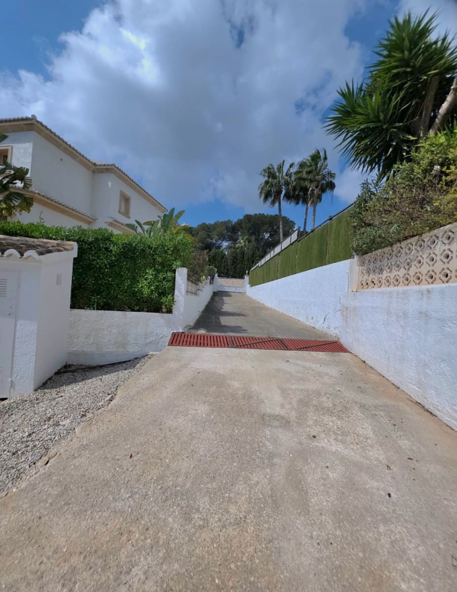 3 slaapkamer Villa te koop in Moraira met zwembad garage - € 695.000 (Ref: 9761349)