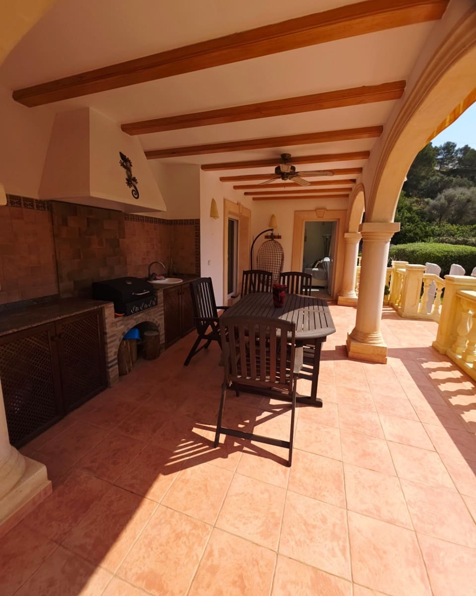 3 slaapkamer Villa te koop in Moraira met zwembad garage - € 695.000 (Ref: 9761349)
