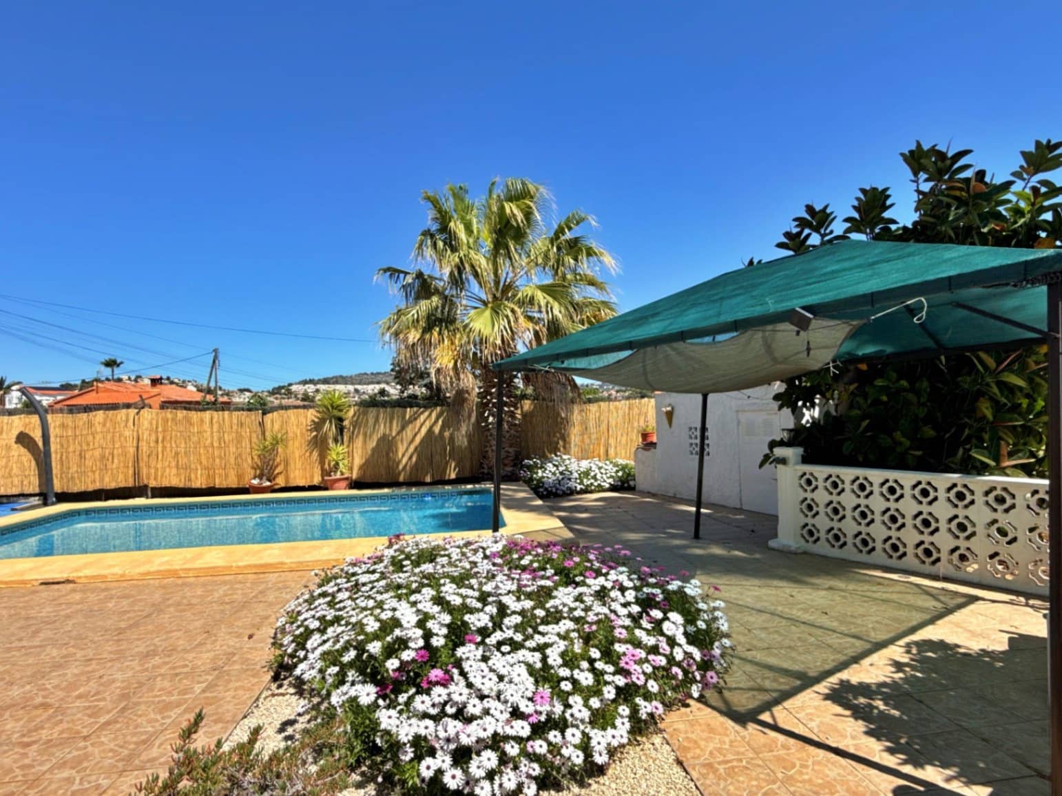 3 makuuhuone Huvila myytävänä paikassa Calpe / Calp mukana uima-altaan 
autotalli - 475 000 € (Ref: 9774450)