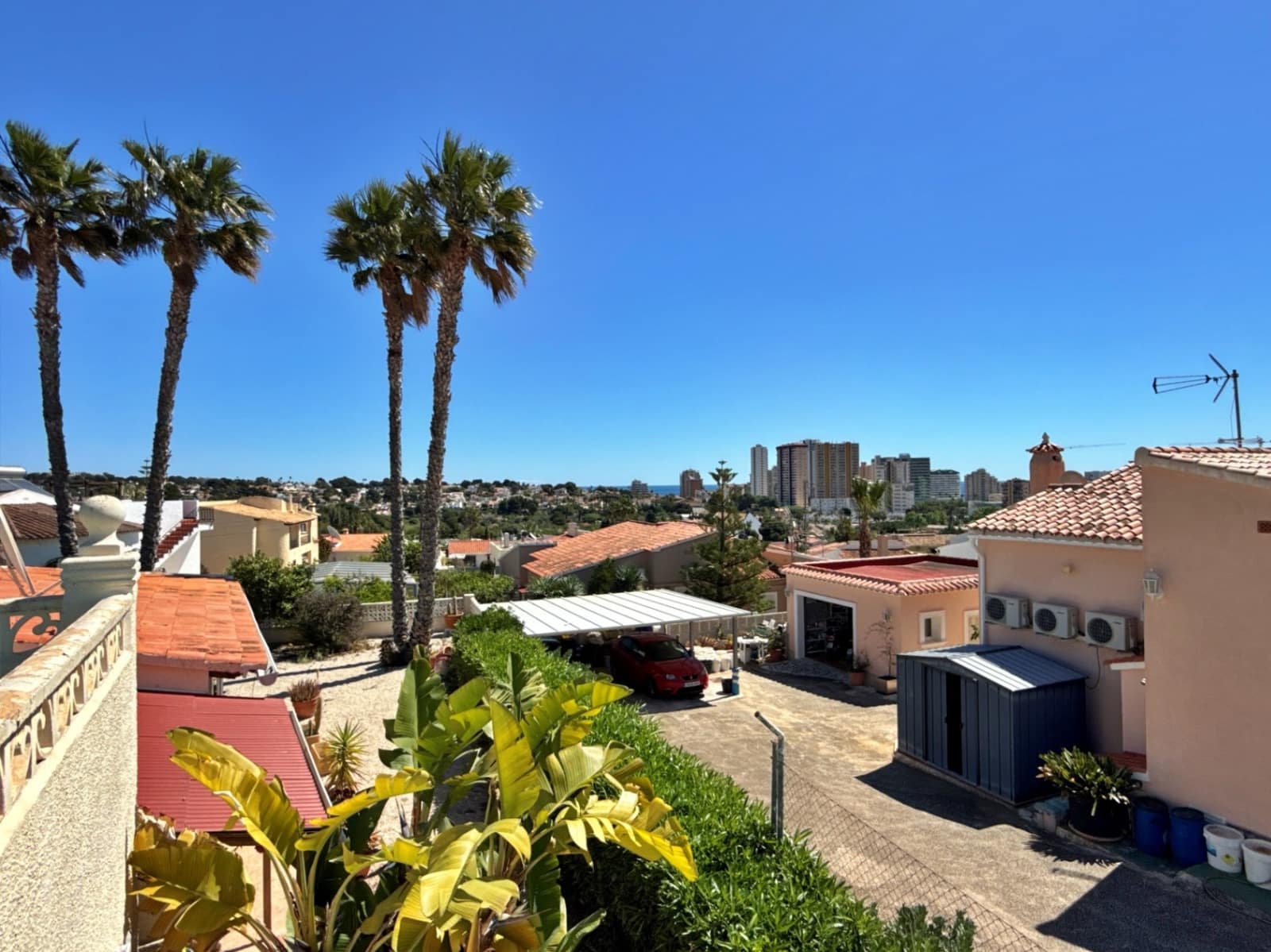 3 makuuhuone Huvila myytävänä paikassa Calpe / Calp mukana uima-altaan 
autotalli - 475 000 € (Ref: 9774450)