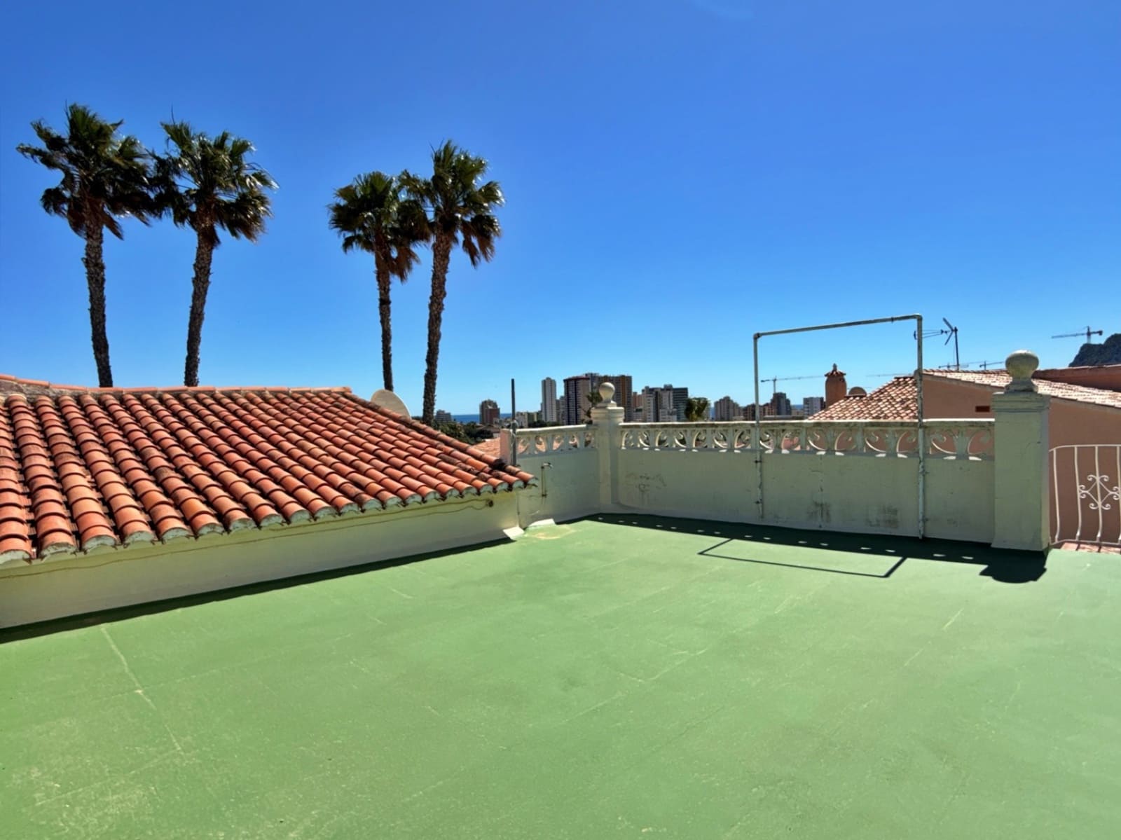 3 makuuhuone Huvila myytävänä paikassa Calpe / Calp mukana uima-altaan 
autotalli - 475 000 € (Ref: 9774450)