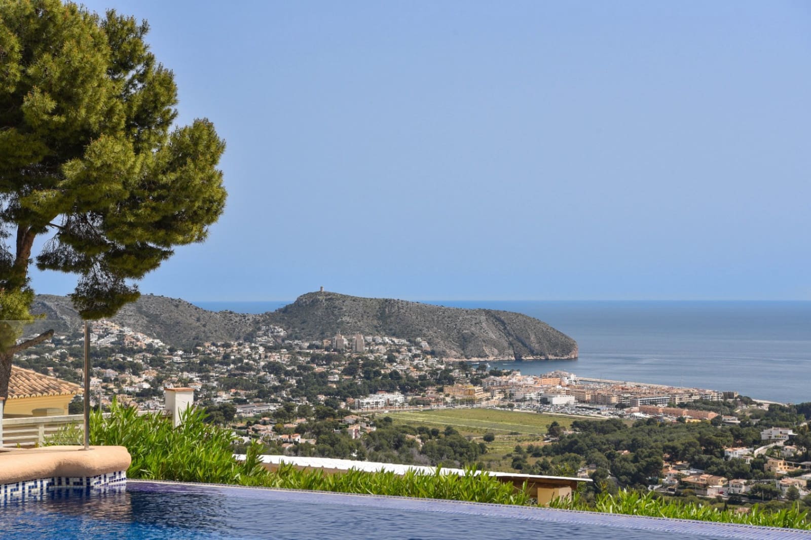 4 slaapkamer Villa te koop in Moraira met zwembad garage - € 1.250.000 (Ref: 9774451)