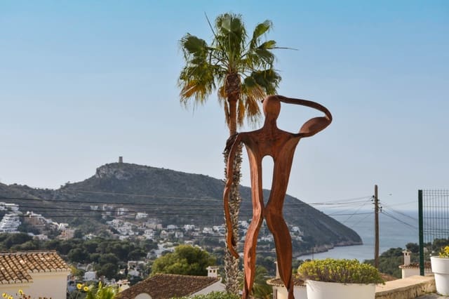 Chalet de 4 habitaciones en Moraira, Teulada-Moraira en venta con piscina garaje - 1.780.000 € (Ref: 9774452)
