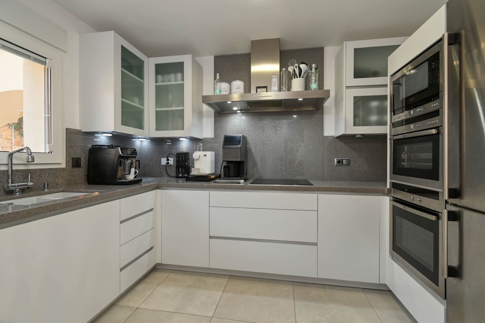 4 slaapkamer Villa te koop in Moraira met zwembad garage - € 1.850.000 (Ref: 9774452)