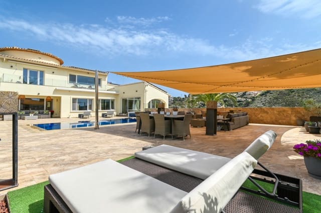 Chalet de 4 habitaciones en Moraira, Teulada-Moraira en venta con piscina garaje - 1.780.000 € (Ref: 9774452)