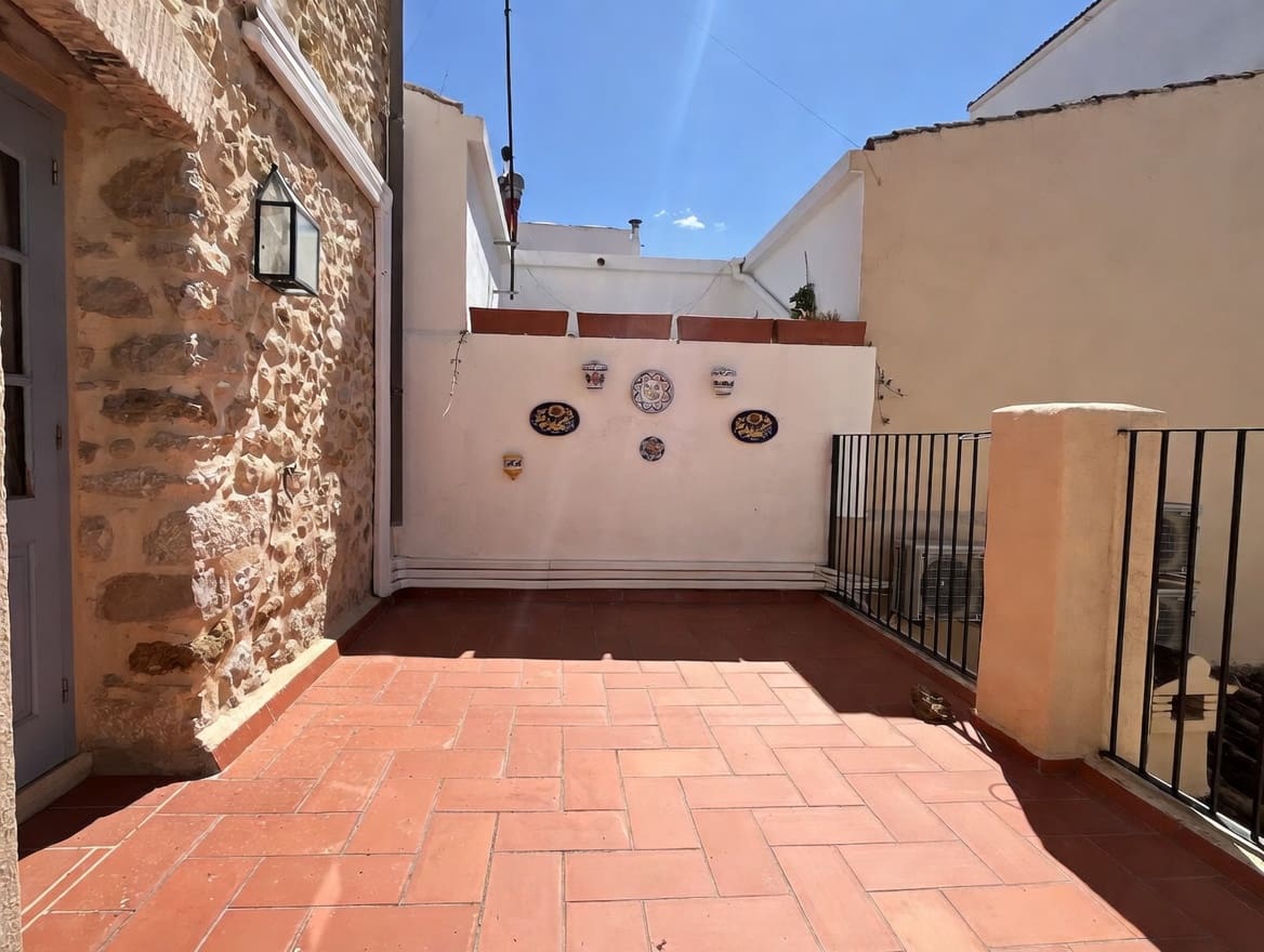 4 bedroom Townhouse for sale in Jalon / Xalo - € 518,000 (Ref: 9774454)