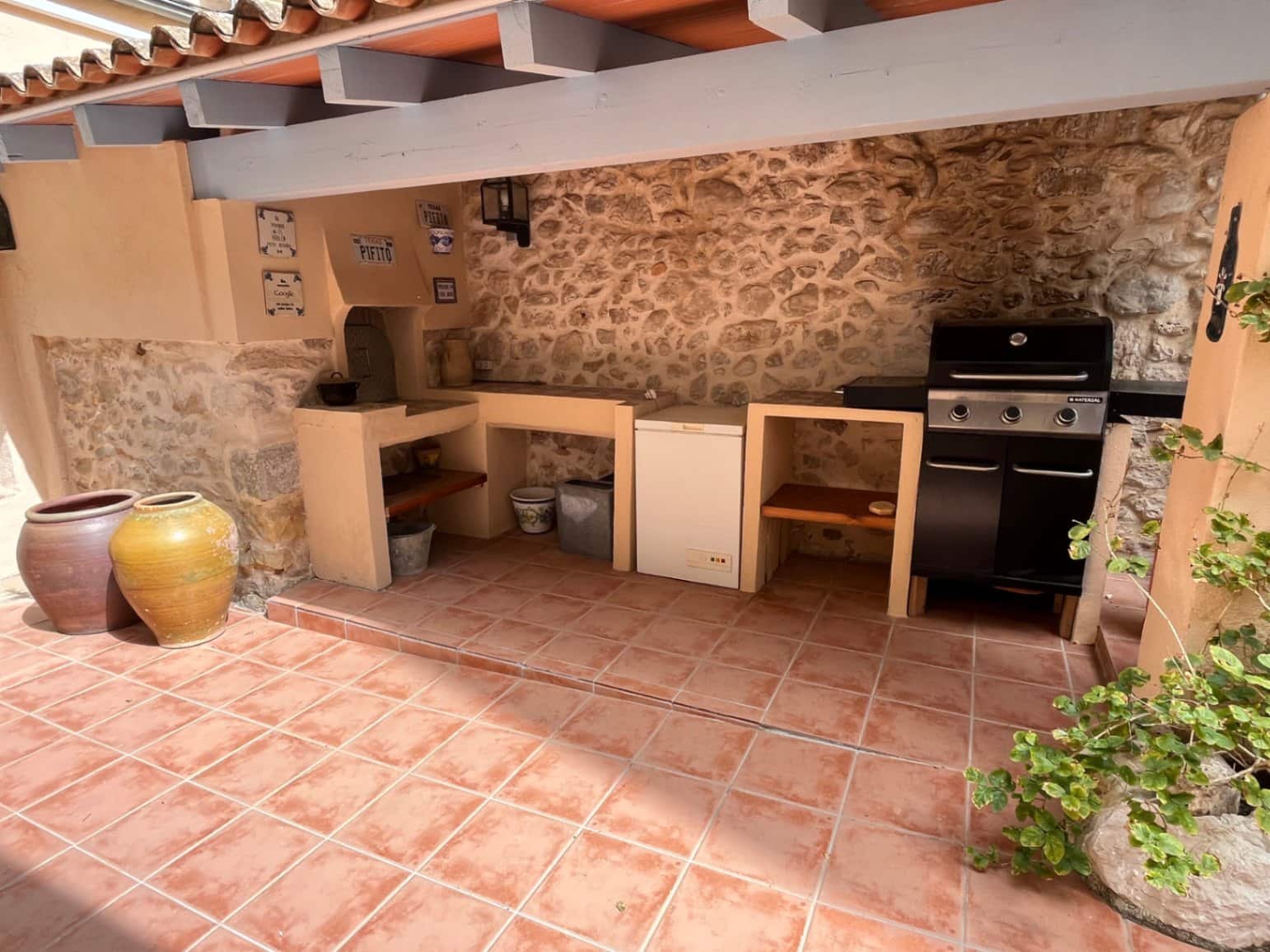4 bedroom Townhouse for sale in Jalon / Xalo - € 518,000 (Ref: 9774454)