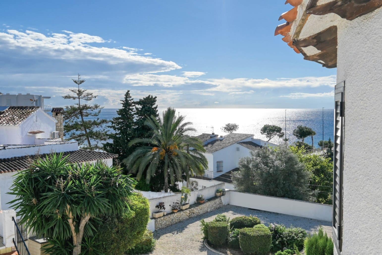 Casa de 3 habitaciones en Moraira en alquiler con piscina garaje - 1.500 € (Ref: 9774455)