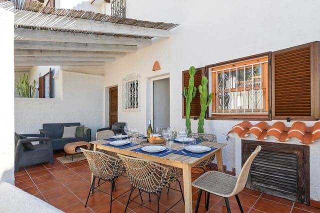 Casa de 3 habitaciones en Moraira, Teulada-Moraira en alquiler con piscina garaje - 1.500 € (Ref: 9774455)