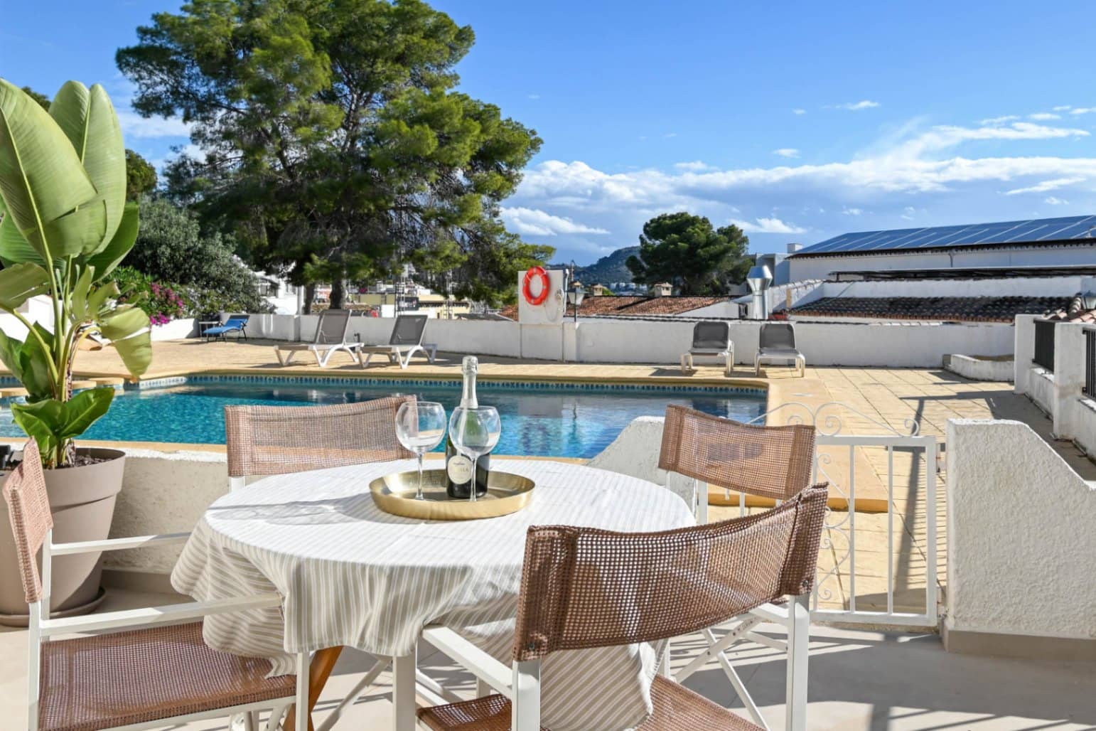 Casa de 3 habitaciones en Moraira en alquiler con piscina garaje - 1.500 € (Ref: 9774455)