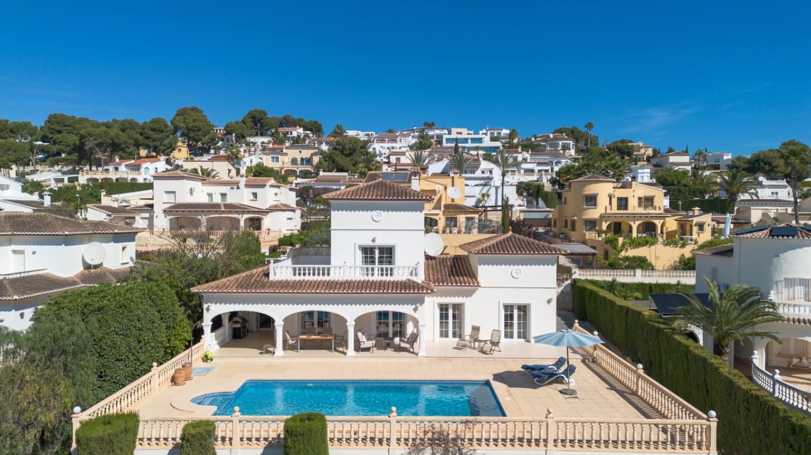 3 soveværelse Villa til salg i Moraira med swimmingpool garage - € 1.195.000 (Ref: 9789535)