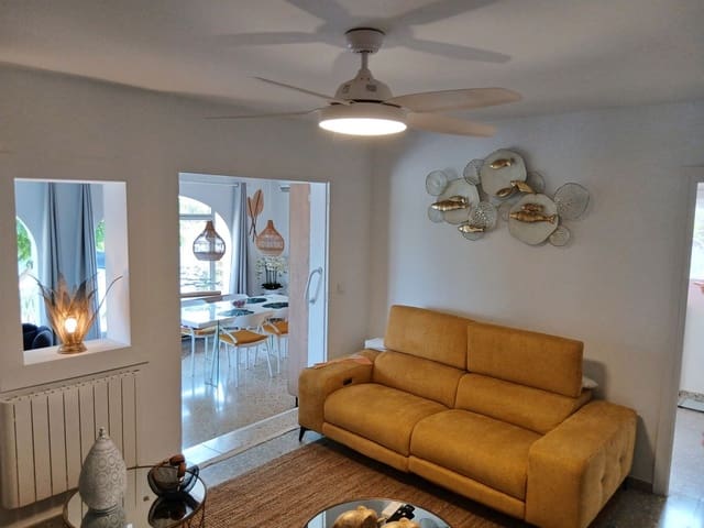 3 soverom Villa til leie i Teulada Pueblo, Teulada-Moraira med garasje - € 1 400 (Ref: 9793637)