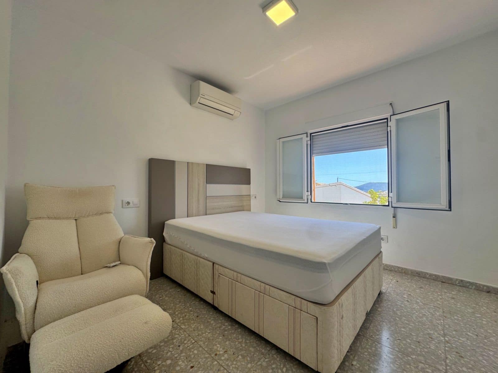 3 bedroom Villa for rent in Teulada with garage - € 1,400 (Ref: 9793637)