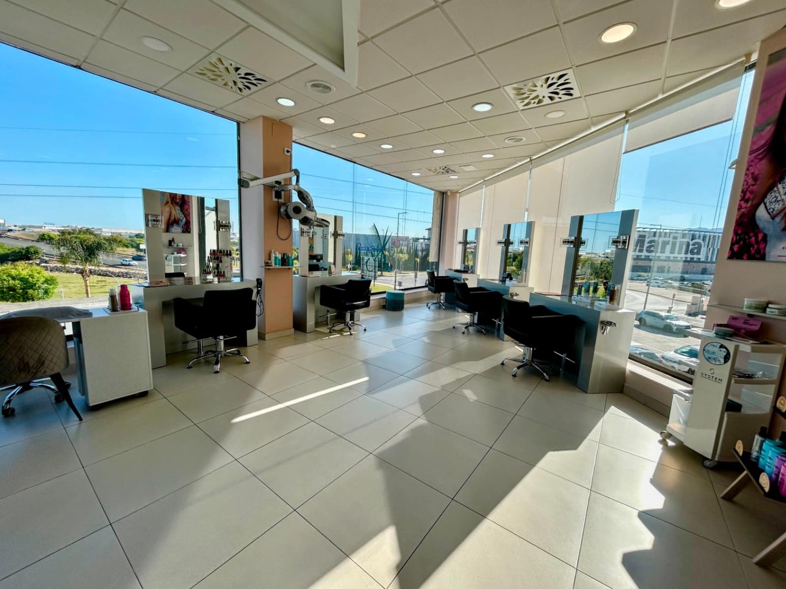 Business for sale in Ondara with garage - € 105,000 (Ref: 9818693)