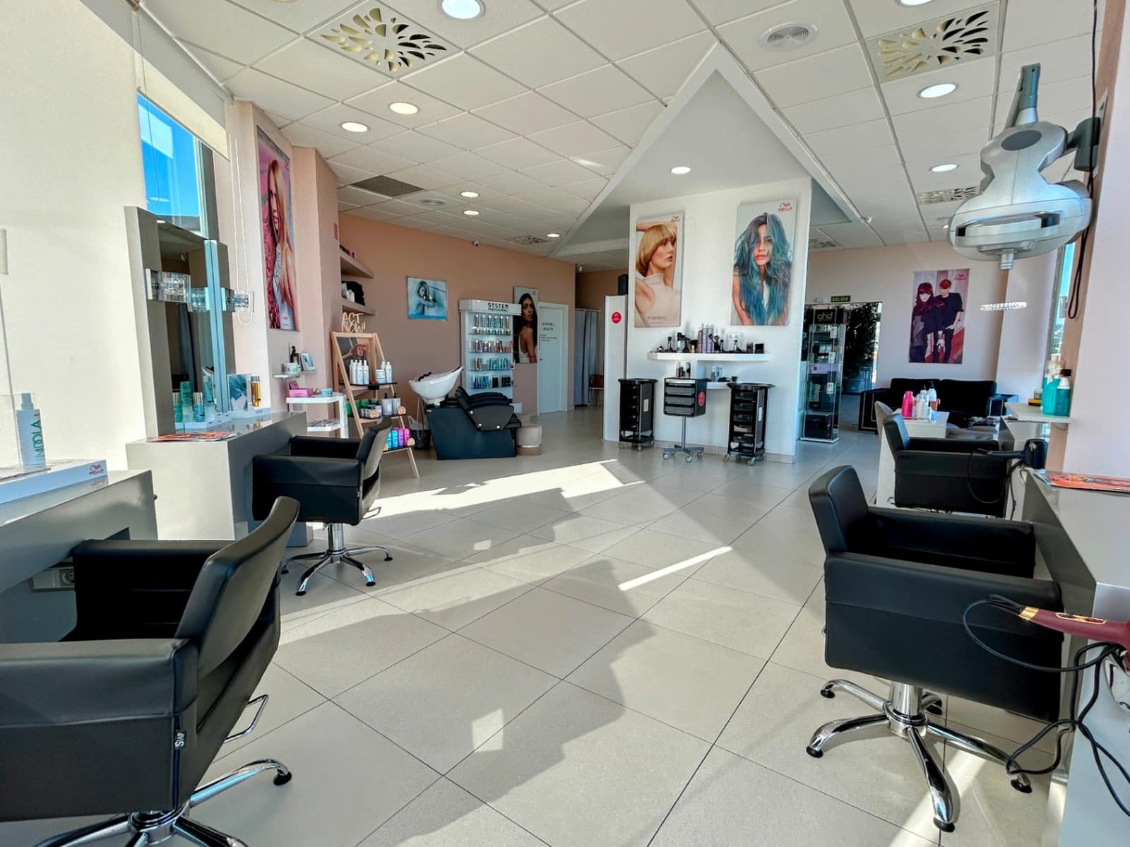 Business for sale in Ondara with garage - € 105,000 (Ref: 9818693)