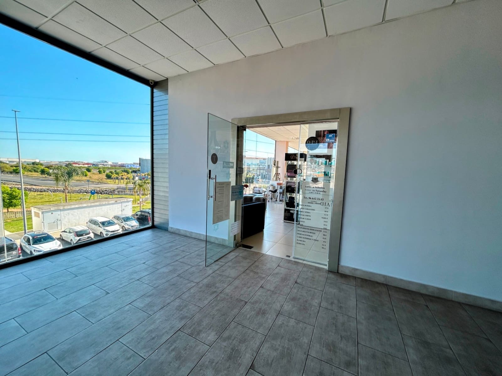 Business for sale in Ondara with garage - € 105,000 (Ref: 9818693)