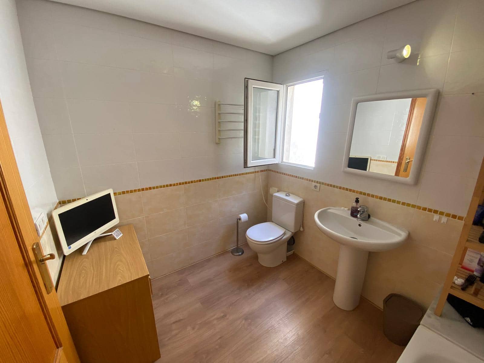 3 bedroom Apartment for sale in Jalon / Xalo with garage - € 215,000 (Ref: 9819144)