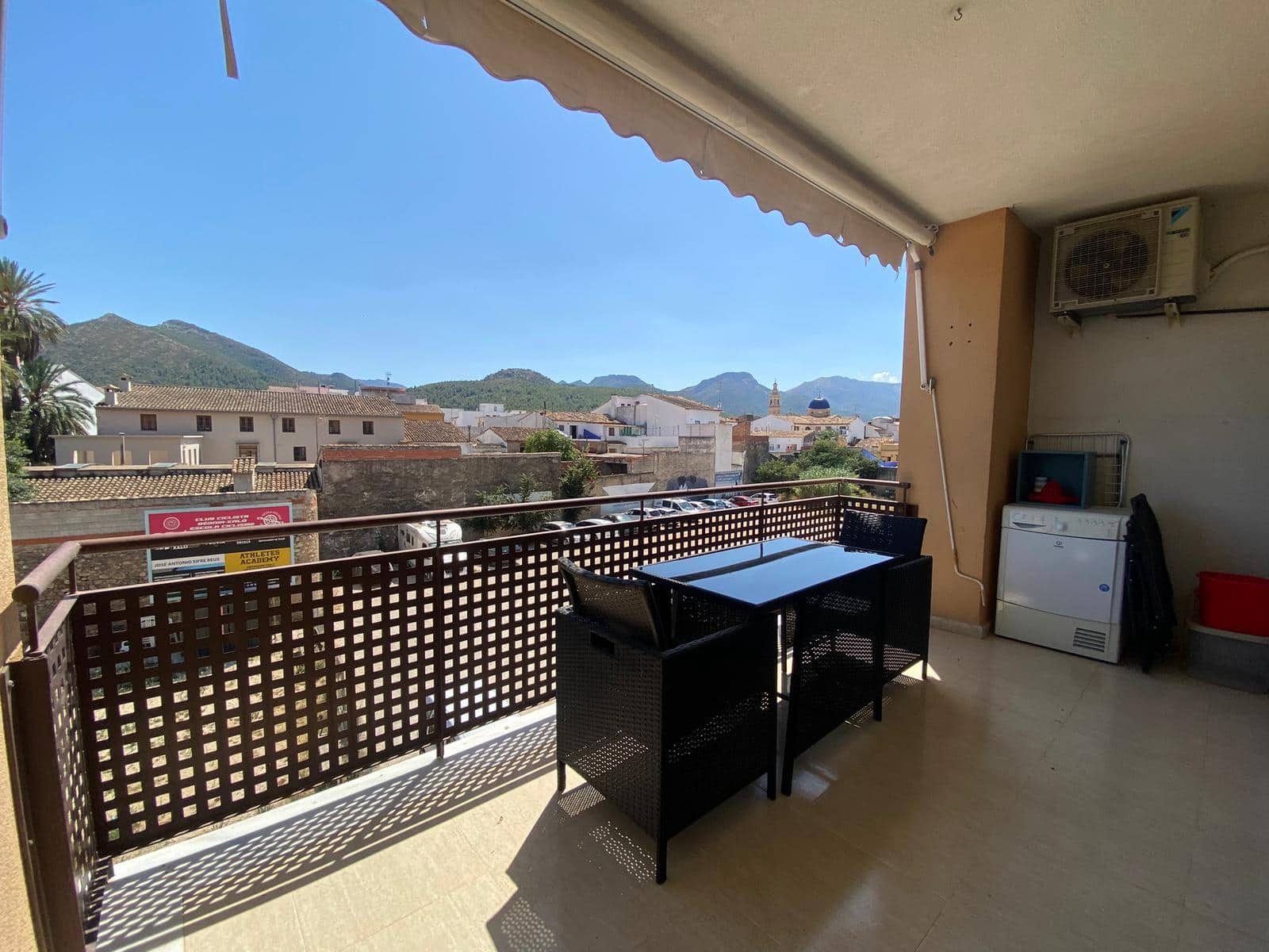 3 bedroom Apartment for sale in Jalon / Xalo with garage - € 215,000 (Ref: 9819144)