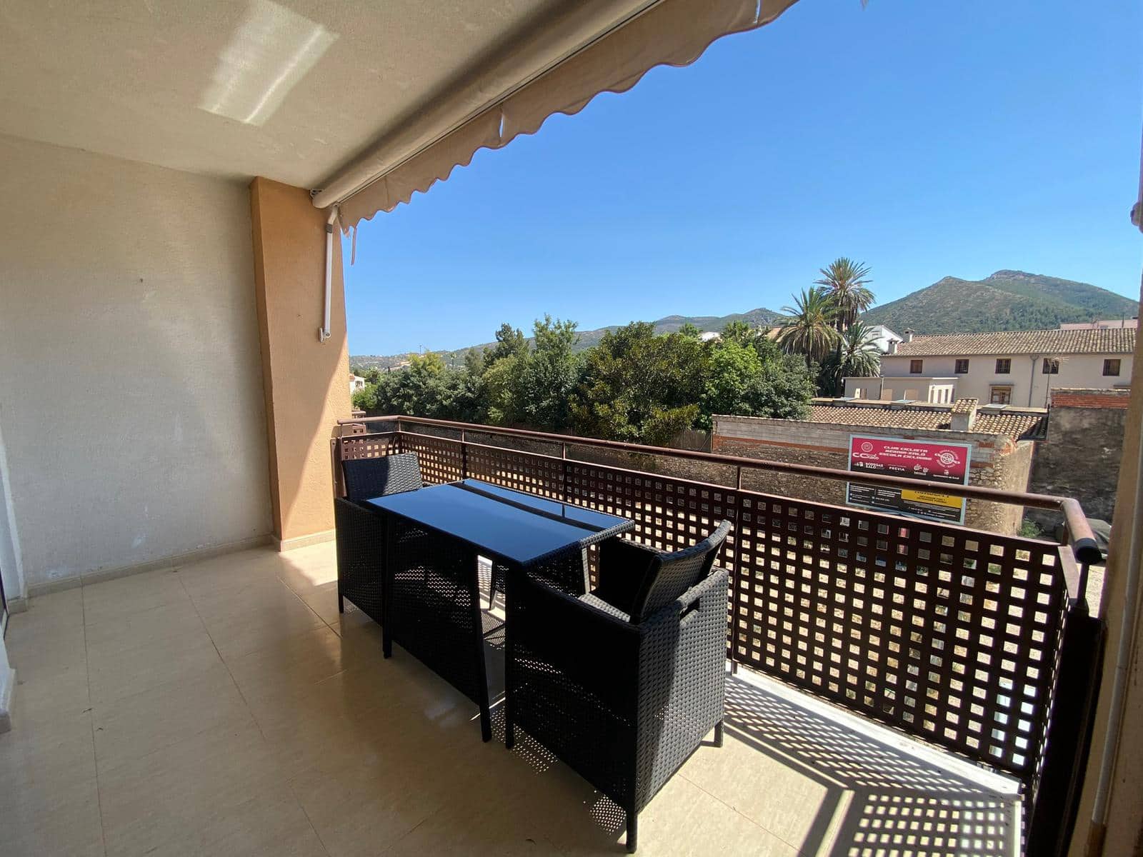 3 bedroom Apartment for sale in Jalon / Xalo with garage - € 215,000 (Ref: 9819144)