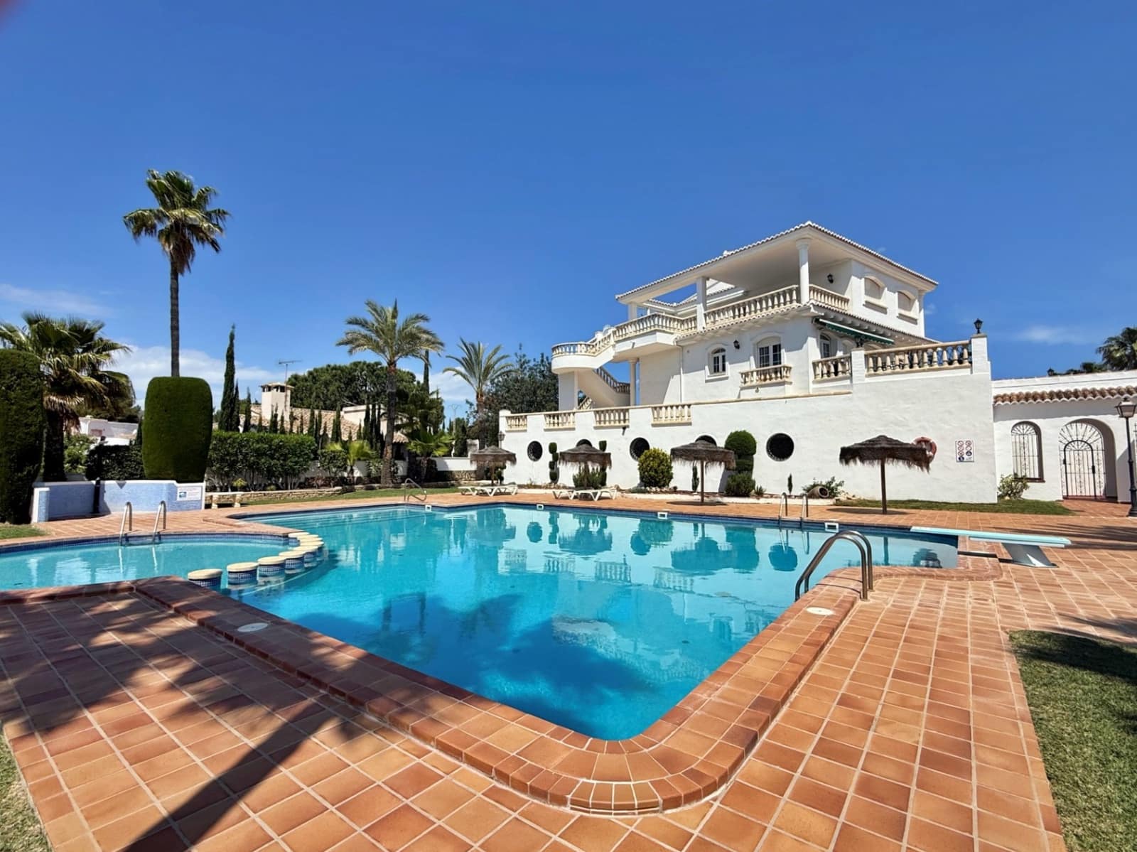 2 bedroom Apartment for sale in Moraira with pool garage - € 350,000 (Ref: 9821652)